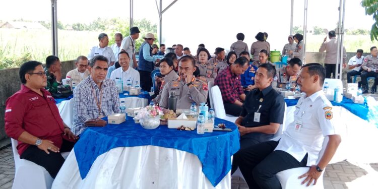 Anggota Komisi B DPRD Pati turut serta dalam kegiatan tanam jagung Polresta Pati.