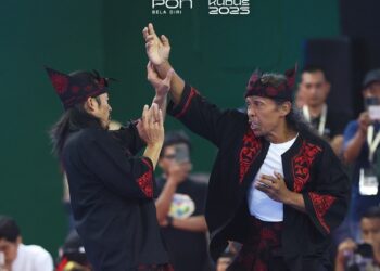 Seremonial pembukaan PON Beladiri di GOR Djarum Kaliputu Kudus.