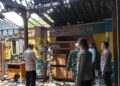 Polsek Gunungwungkal mendatangai rumah warga korban kebakaran di Desa Ngetuk.