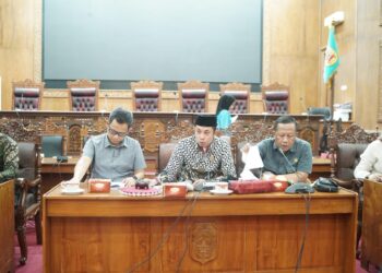 DPRD Pati membahas terkait raperda perikanan dan pergaraman.