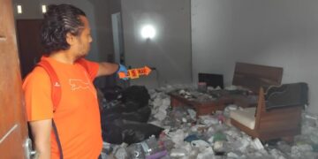 Olah TKP penemuan mayat di sebuah perumahan Sukoharjo Margorejo Pati.