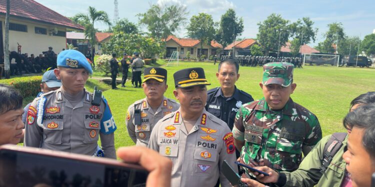 Kapolresta Pati memberikan keterangan pers soal kesiapan pengamanan sidang paripurna pansus hak angket DPRD.