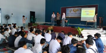 Polsek Tayu cegah pelajar ikut aksi demo di DPRD Pati.