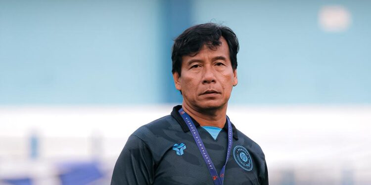 Alfiat pelatih kepala Persiku Kudus.