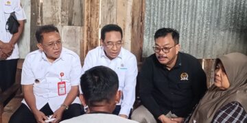 Wamenkes dan Komisi IX DPR RI Turun Langsung ke Grobogan, Salurkan Bantuan Bedah Rumah bagi Pasien TBC